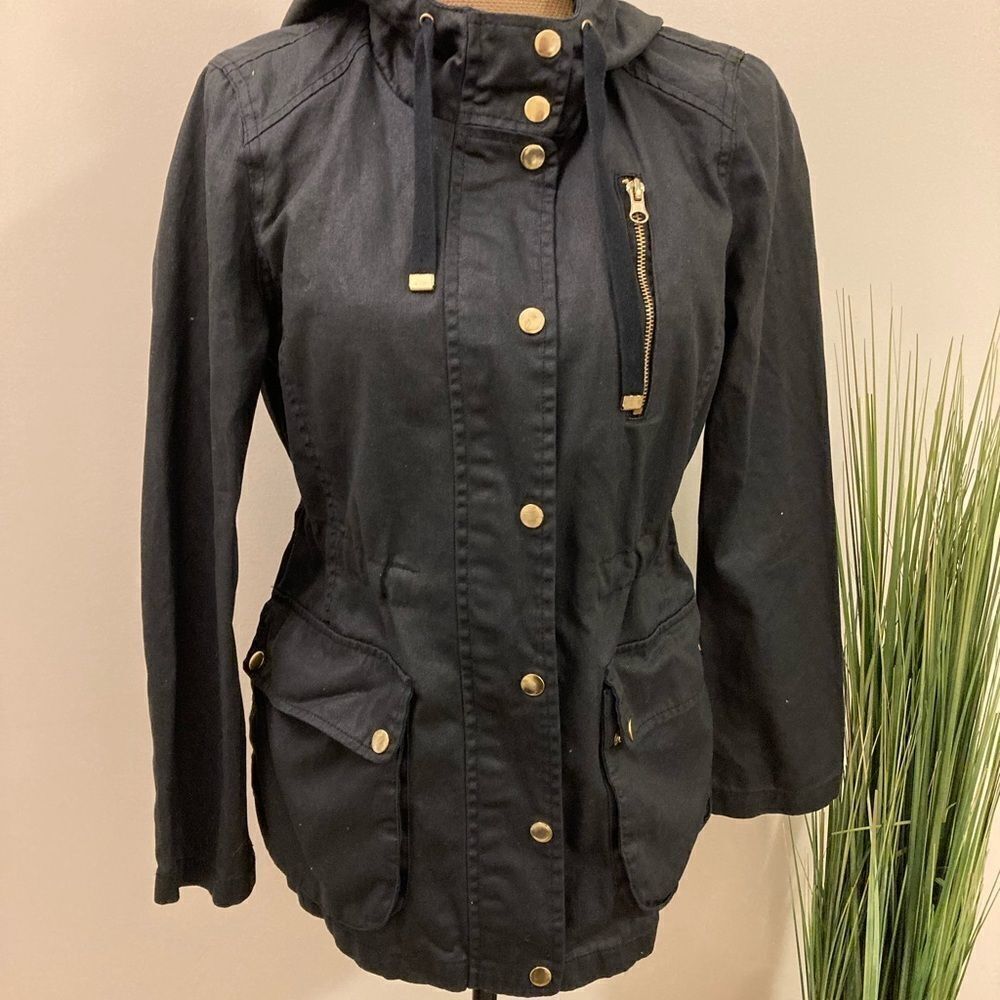 Forever 21 Black Cinch Waist City Zipper Jacket W Hood & Gold Accents S - Picture 10 of 12